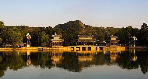 《龙与地下城》首部VR版TRPG将于11月21日多平台发售